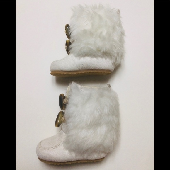 ADORABLE GYMBOREE MUK LUK FAUX FUR INFANT BOOTS - Picture 5 of 8